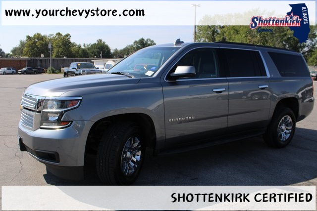 2019 Chevrolet Suburban LT photo 2