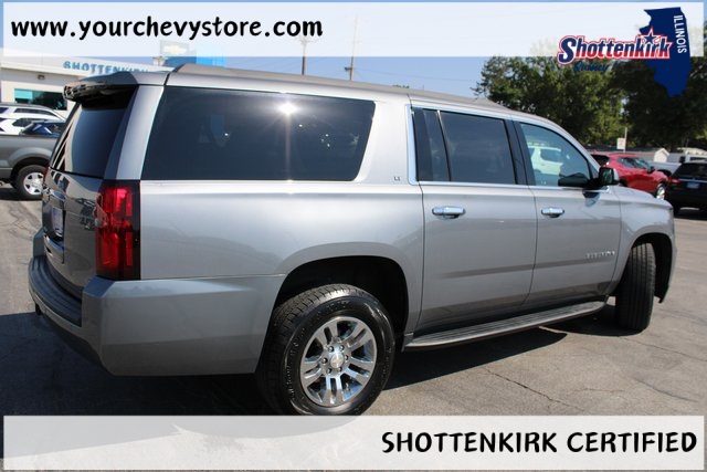 2019 Chevrolet Suburban LT photo 4