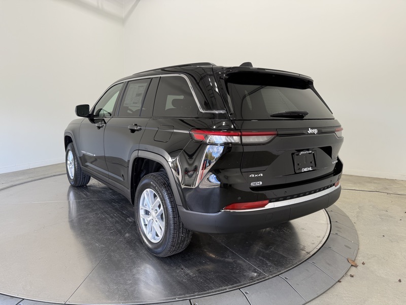 2025 Jeep Grand Cherokee Laredo X photo 3