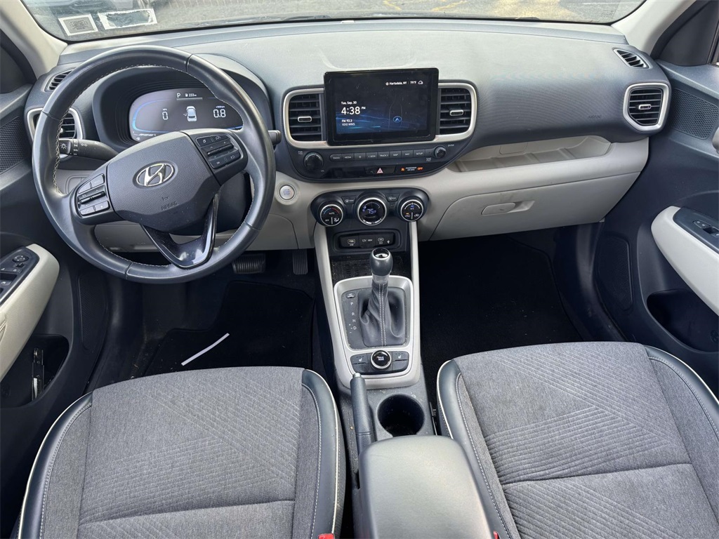 2023 Hyundai Venue Limited photo 12