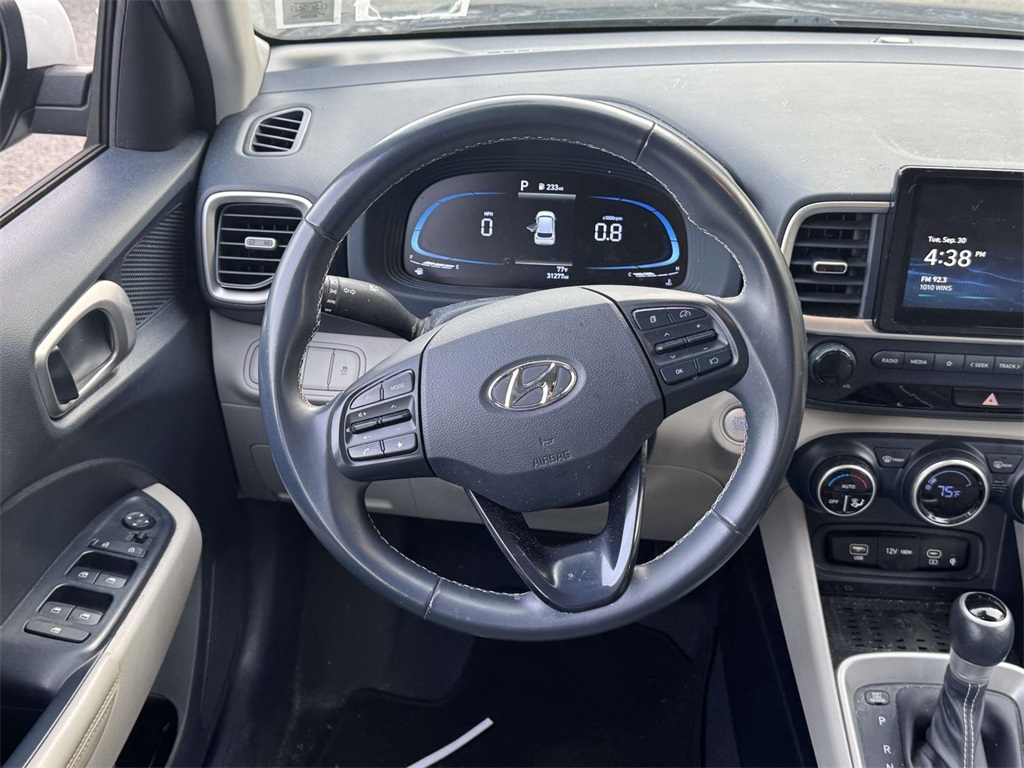 2023 Hyundai Venue Limited photo 13