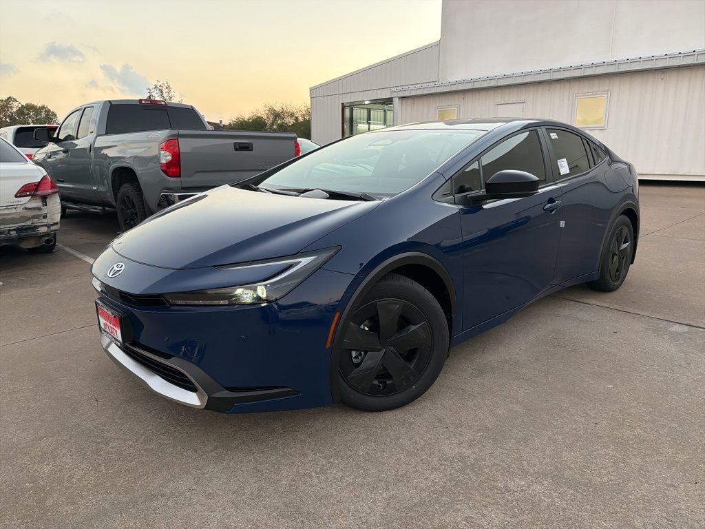 2026 Toyota Prius SE's photo