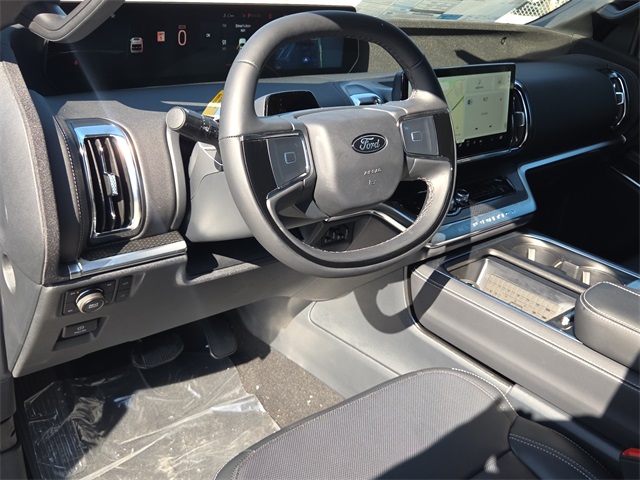 2025 Ford Expedition Platinum photo 15