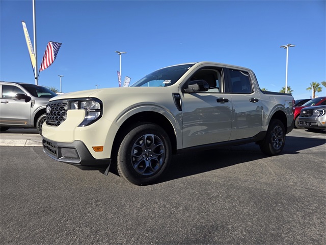 New 2025 Ford Maverick XLT 4D Crew Cab