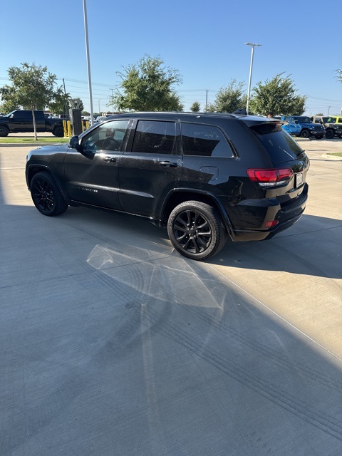 2020 Jeep Grand Cherokee Altitude photo 2