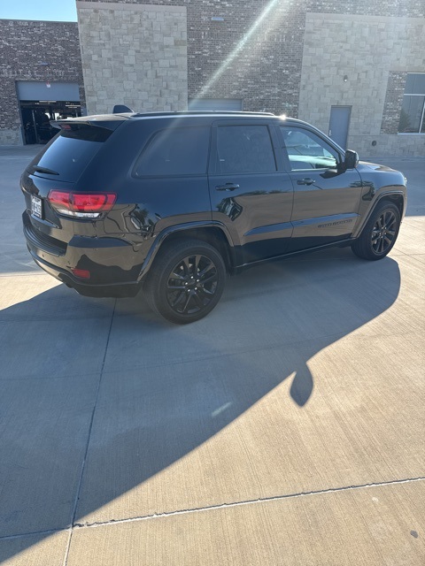 2020 Jeep Grand Cherokee Altitude photo 3