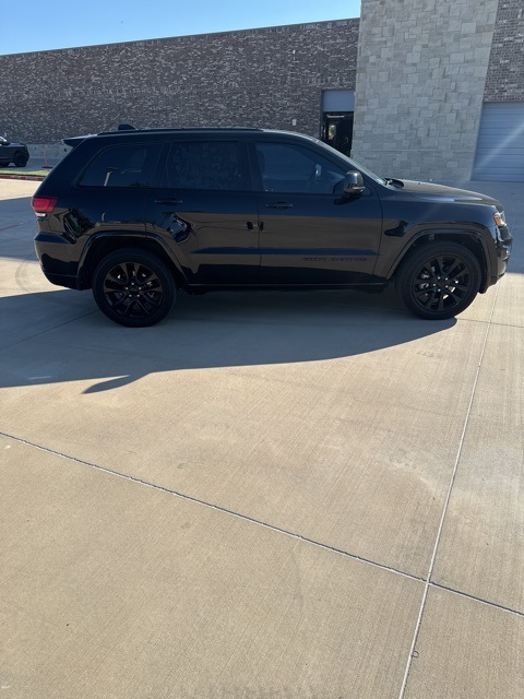 2020 Jeep Grand Cherokee Altitude photo 4