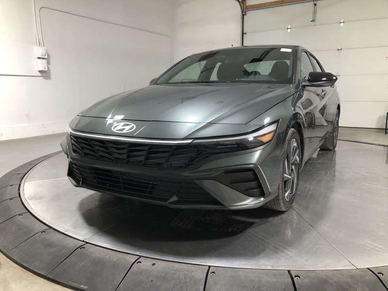 Used 2025 Hyundai Elantra Sedan