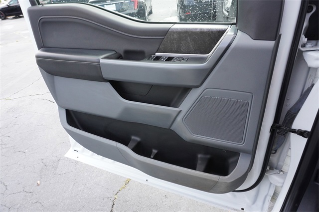 2022 Oxford White Ford F-150 XLT 4X4 Truck