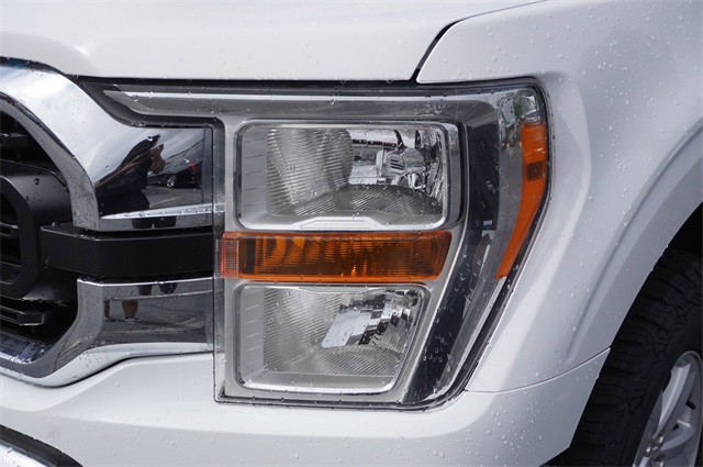 2022 Oxford White Ford F-150 XLT 4X4 Truck