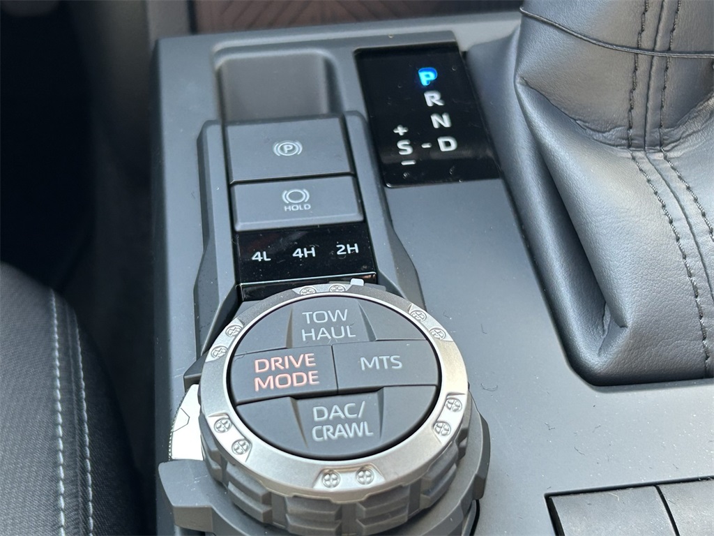2025 Toyota Tacoma TRD Off-Road Double Cab photo 13