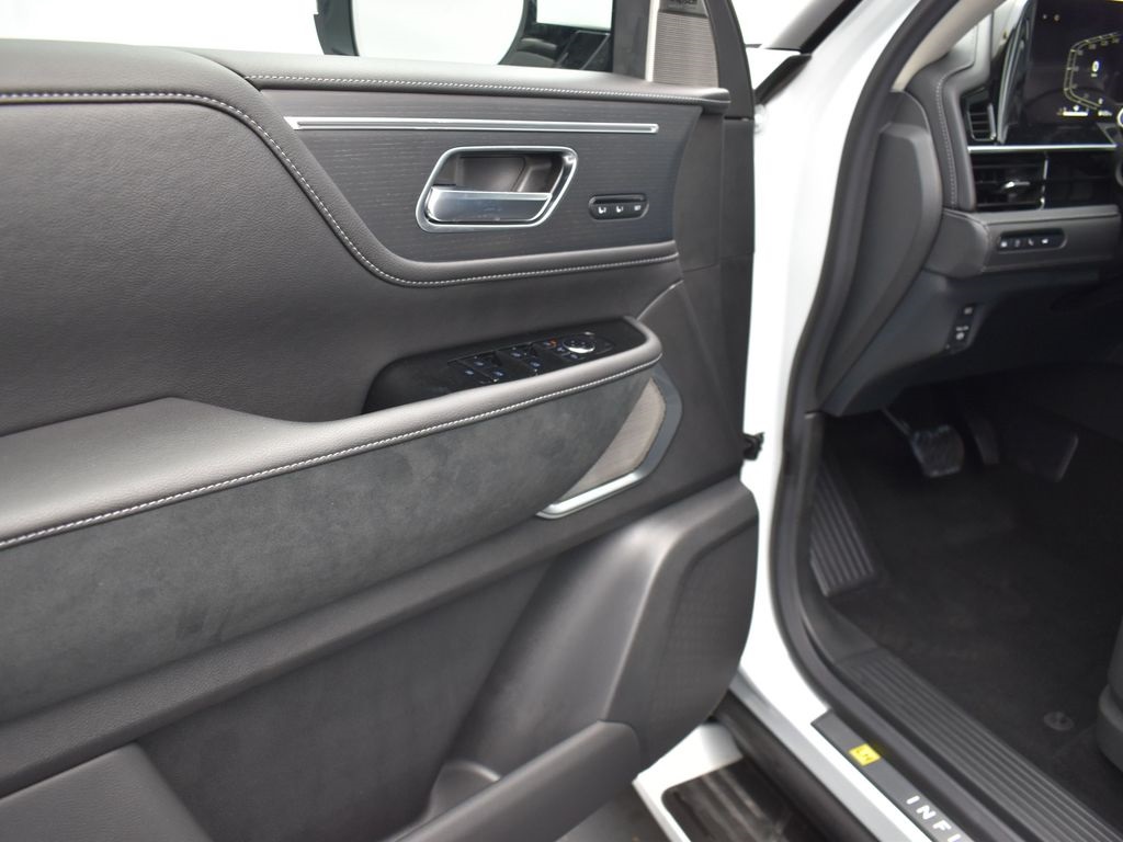 2025 Radiant White INFINITI QX80 SENSORY 4X4 SUV