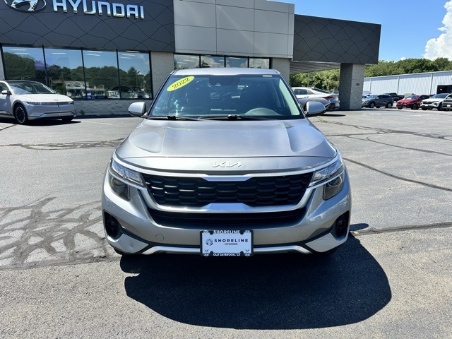 2022 Kia Seltos LX photo 2