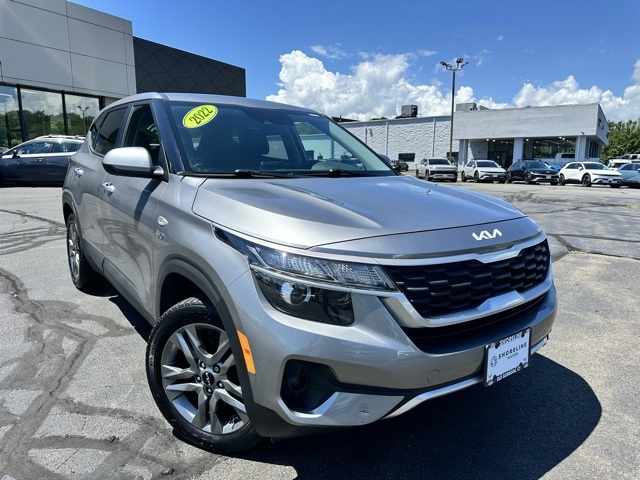 2022 Kia Seltos LX photo 3