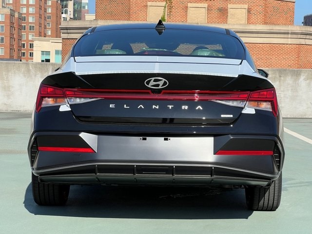 Elantra Hybrid Limited