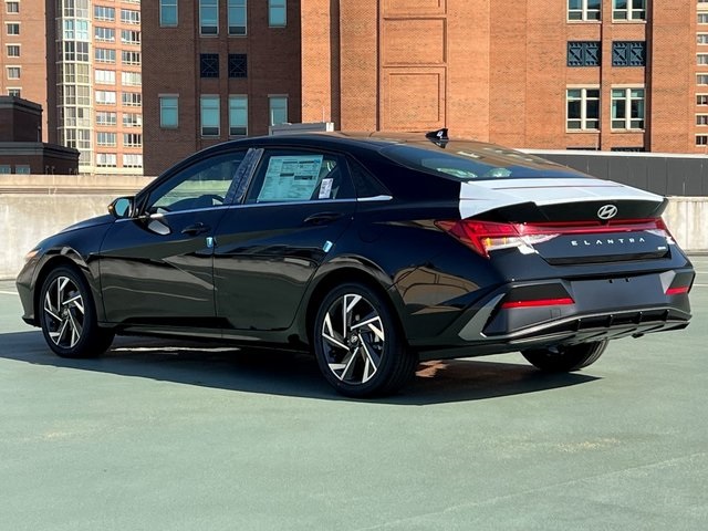 Elantra Hybrid Limited