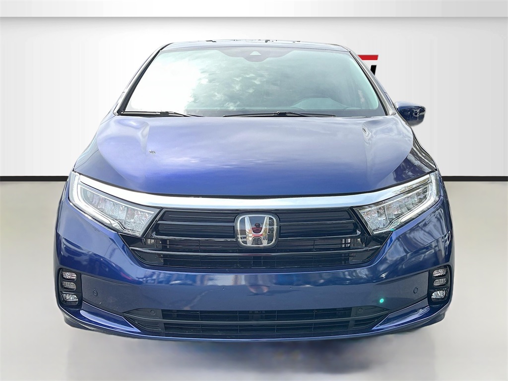 2024 Honda Odyssey Touring photo 2