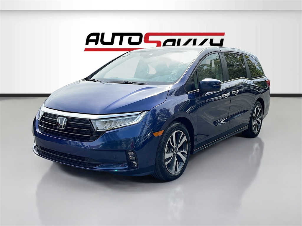 2024 Honda Odyssey Touring photo 3