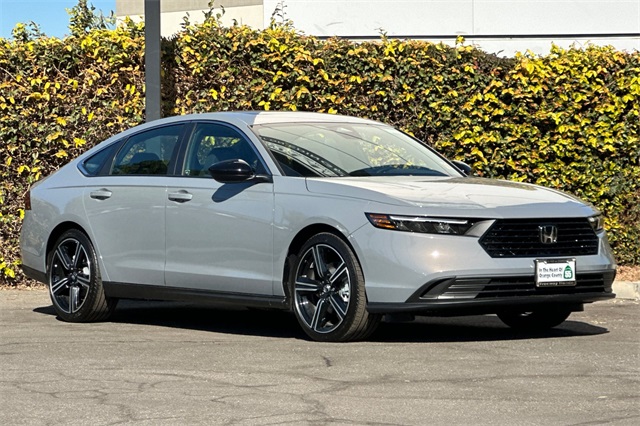 2025 Honda Accord Hybrid Sport photo 2