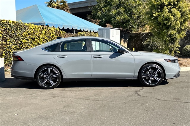 2025 Honda Accord Hybrid Sport photo 3