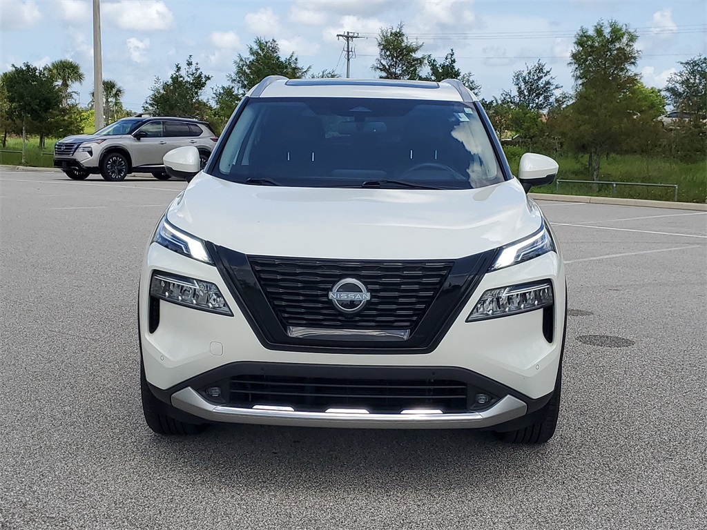 2022 Pearl White Tricoat Nissan Rogue Platinum FWD SUV