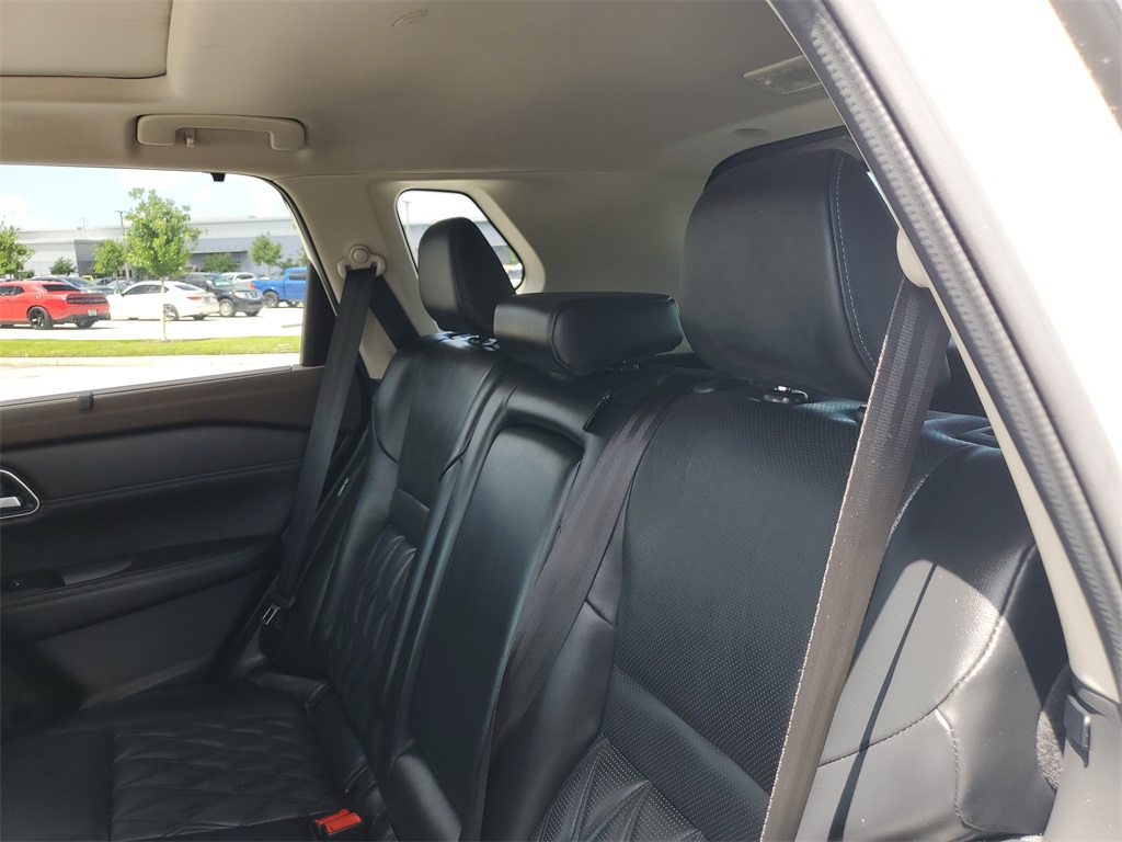 2022 Pearl White Tricoat Nissan Rogue Platinum FWD SUV