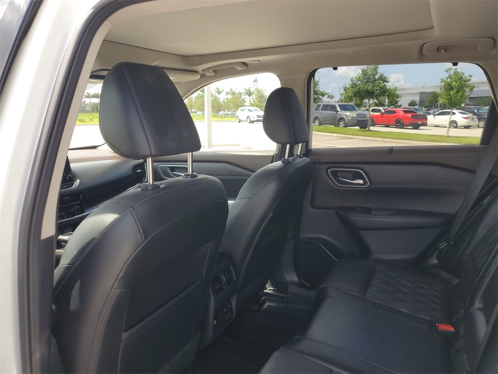 2022 Pearl White Tricoat Nissan Rogue Platinum FWD SUV