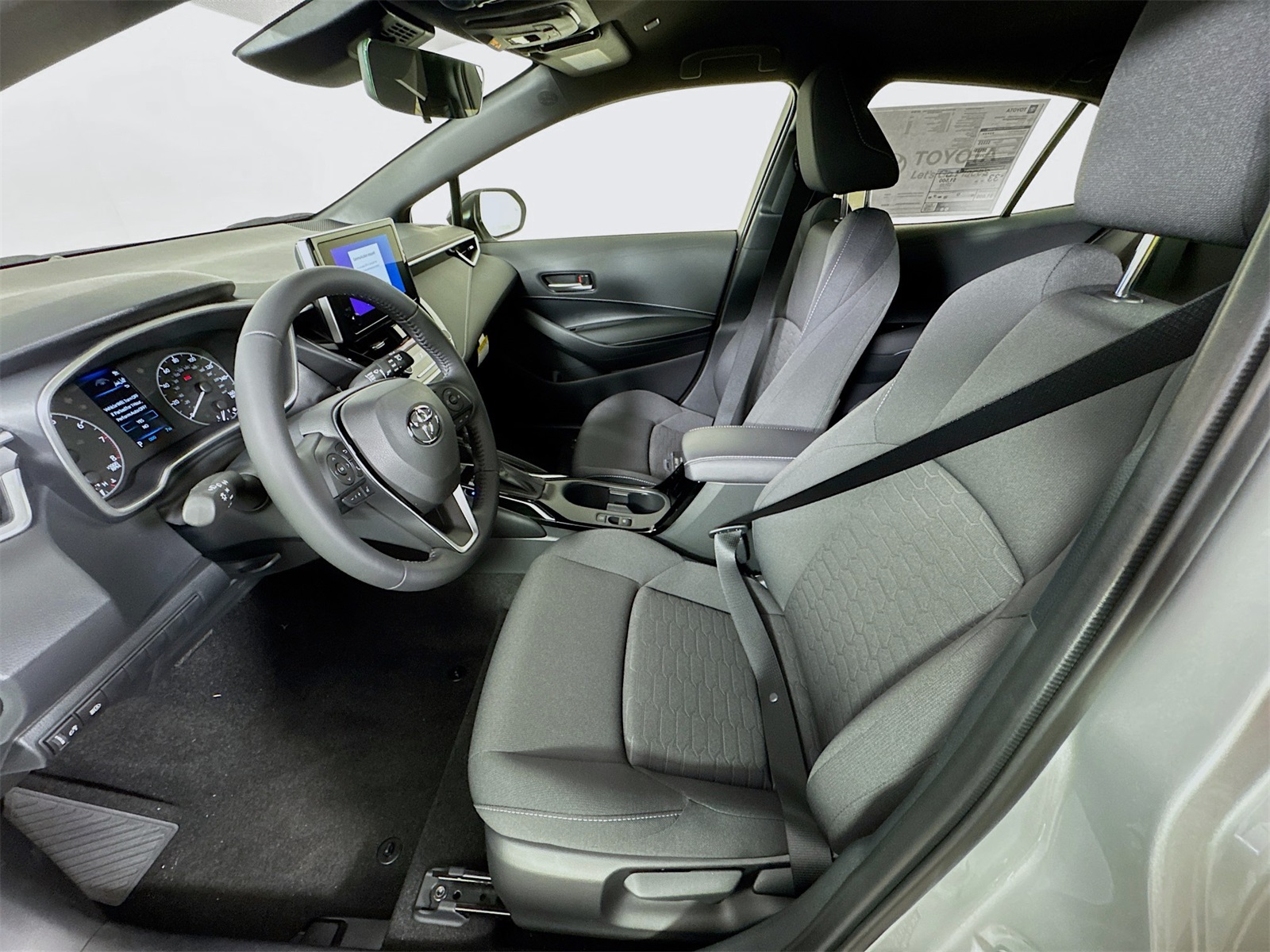 2025 Toyota Corolla SE photo 11