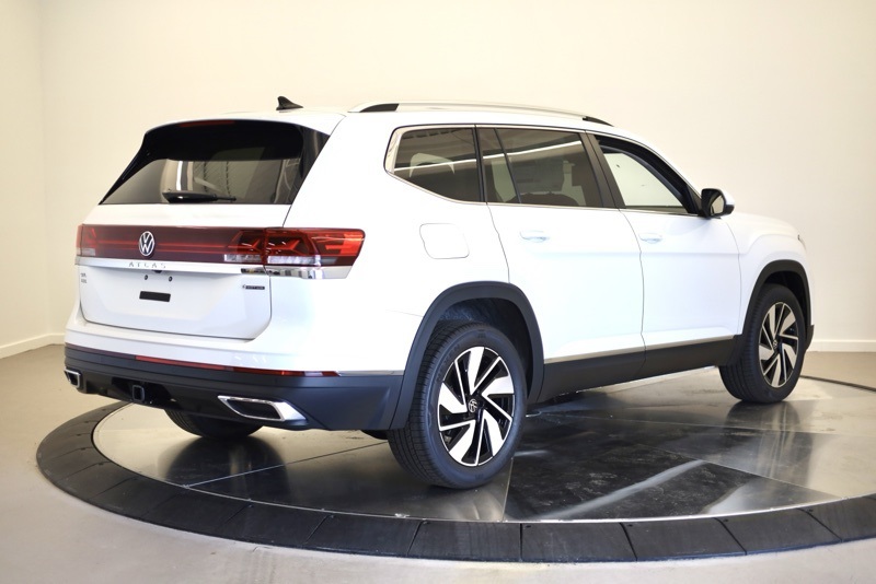 2026 Volkswagen Atlas SEL photo 3