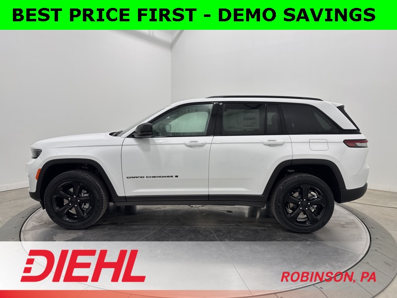 2025 Jeep Grand Cherokee Limited photo 2