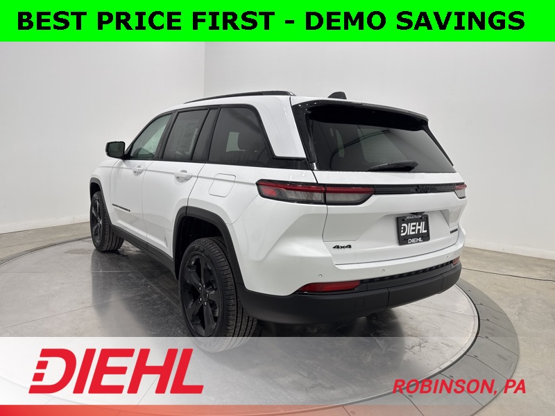 2025 Jeep Grand Cherokee Limited photo 3