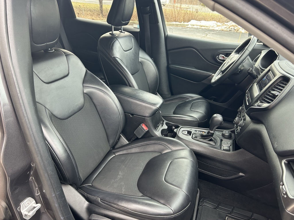 used 2019 Jeep Cherokee car, priced at $13,774