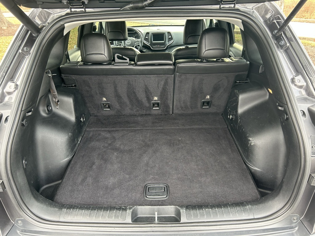 used 2019 Jeep Cherokee car, priced at $13,774