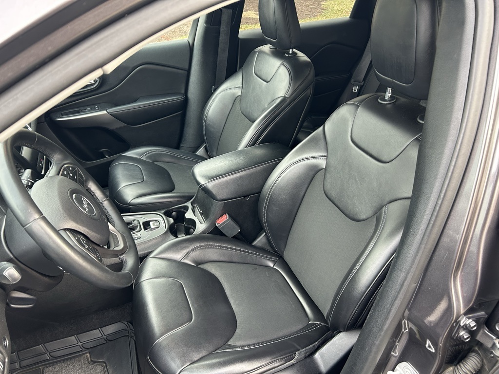used 2019 Jeep Cherokee car, priced at $13,774