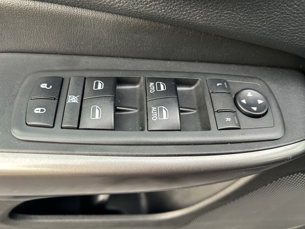 used 2019 Jeep Cherokee car, priced at $13,774