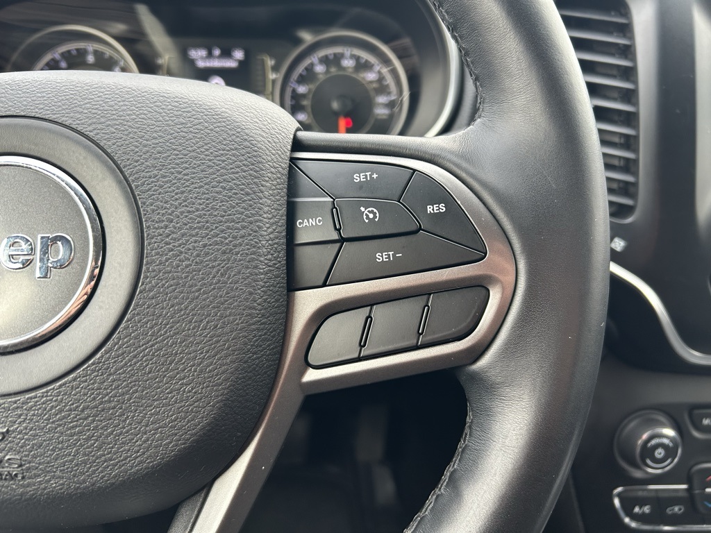 used 2019 Jeep Cherokee car, priced at $13,774