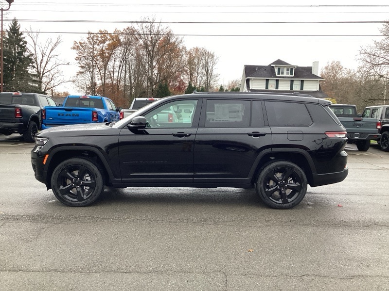 2025 Jeep Grand Cherokee Altitude X photo 2
