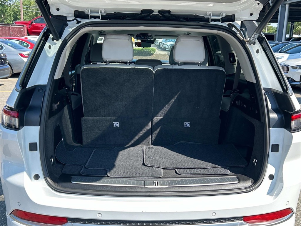 2022 Bright White Clearcoat Jeep Grand Cherokee L Summit 4X4 SUV
