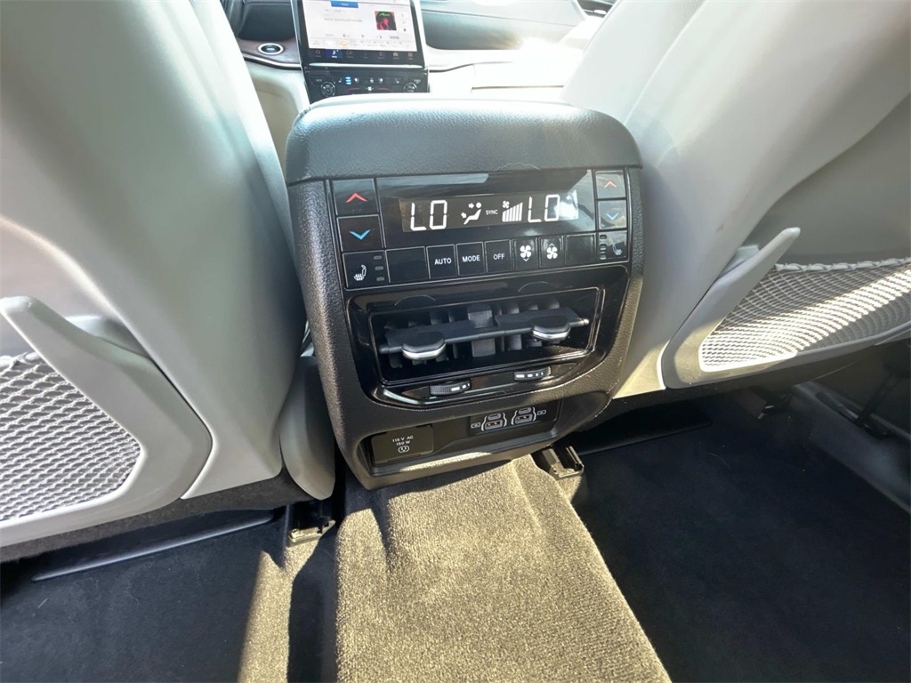 2022 Bright White Clearcoat Jeep Grand Cherokee L Summit 4X4 SUV