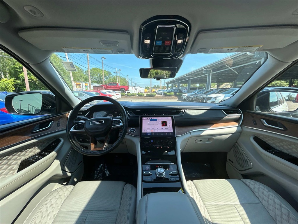 2022 Bright White Clearcoat Jeep Grand Cherokee L Summit 4X4 SUV