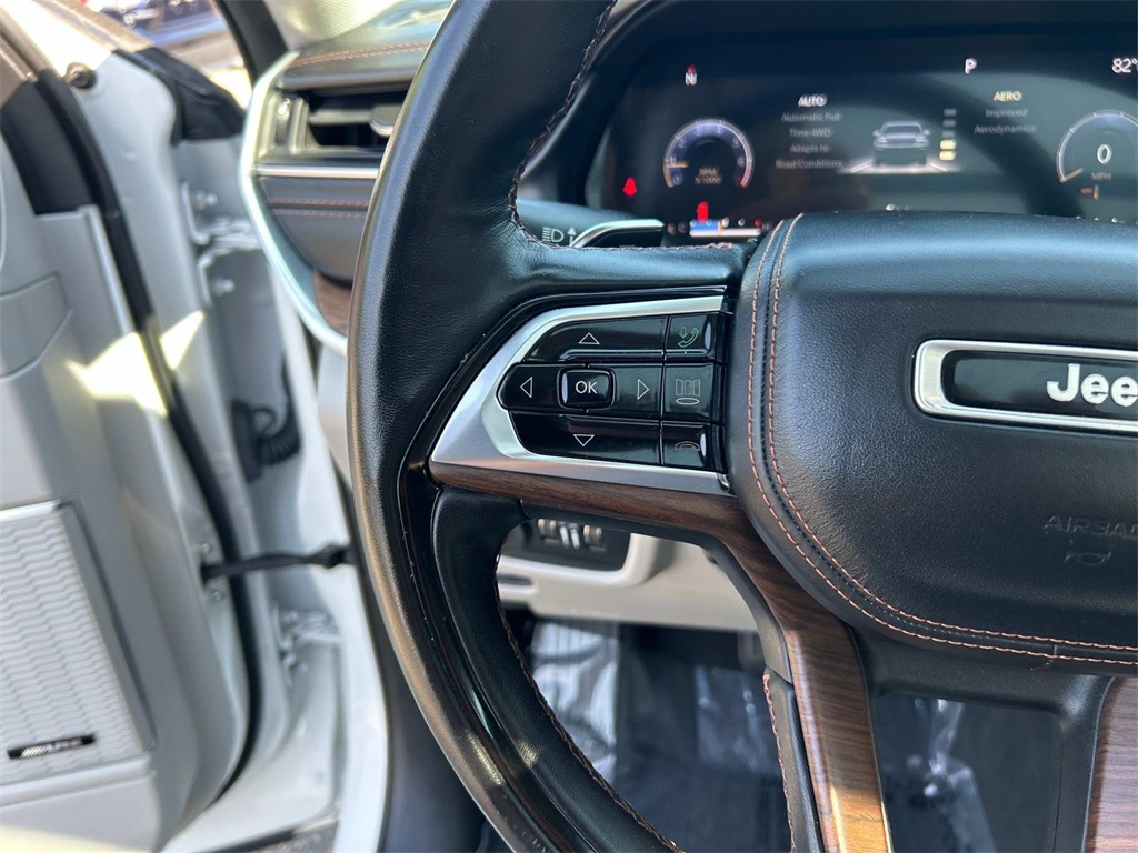 2022 Bright White Clearcoat Jeep Grand Cherokee L Summit 4X4 SUV