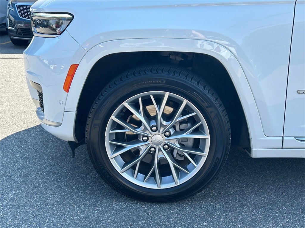 2022 Bright White Clearcoat Jeep Grand Cherokee L Summit 4X4 SUV