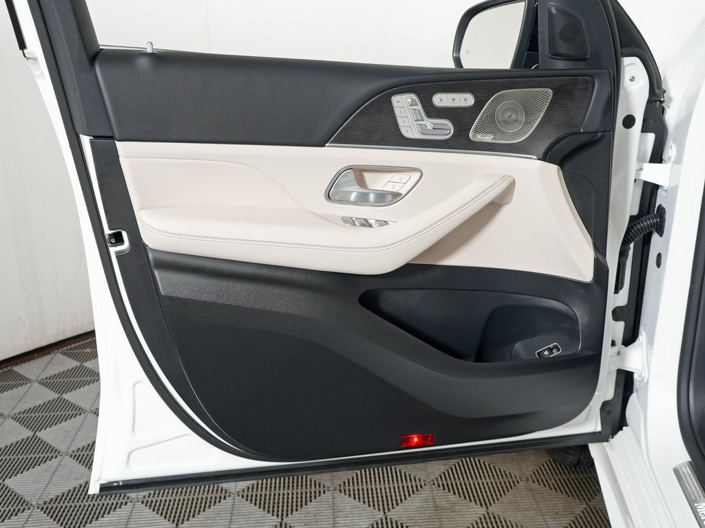 new 2026 Mercedes-Benz GLE car, priced at $76,890