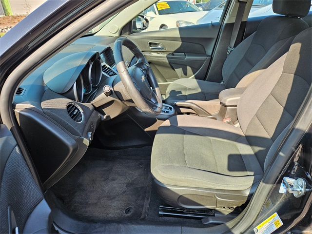 2016 Chevrolet Cruze photo 3