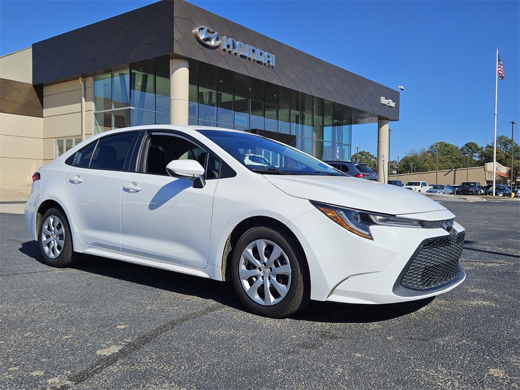 2022 Toyota Corolla LE's photo