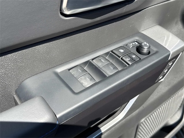 2025 Toyota Tundra Platinum CrewMax photo 17