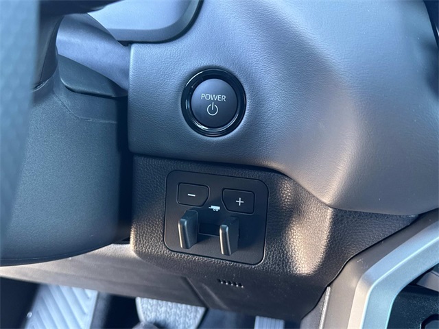 2025 Toyota Tundra Platinum CrewMax photo 25