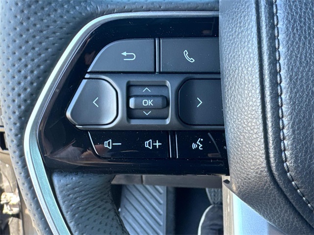 2025 Toyota Tundra Platinum CrewMax photo 28