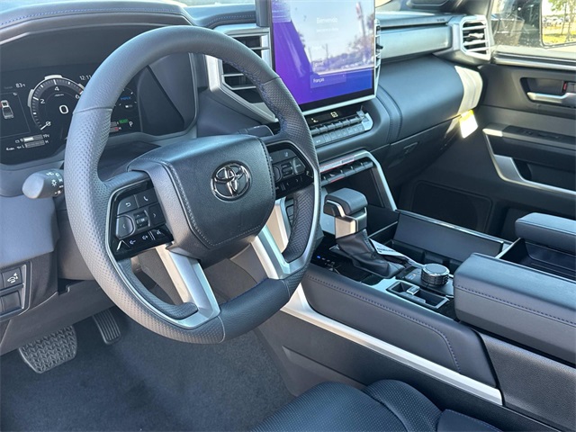 2025 Toyota Tundra Platinum CrewMax photo 31