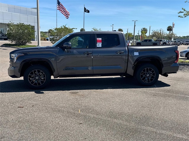 2025 Toyota Tundra Platinum CrewMax photo 6